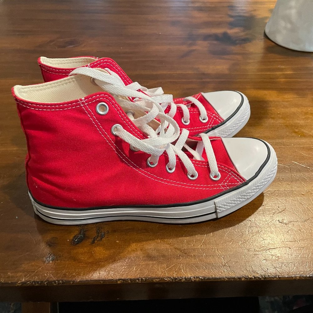 Converse High Tops Red